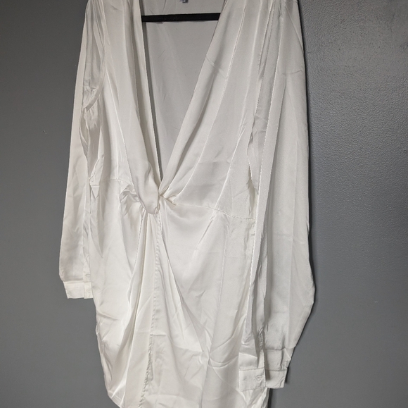 Satin mini dress - Picture 2 of 4